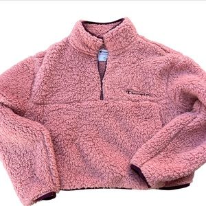 ✨Cropped Pink Fluffy Size Small Women’s Zip Up Authentic Champion Sweater✨